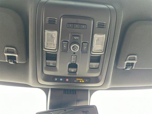 Used 2023 Chevrolet Tahoe Premier AWD/4WD image 19