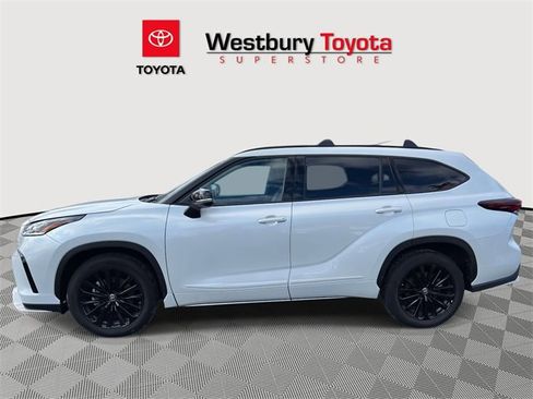 Certified 2025 Toyota Highlander XSE image 12