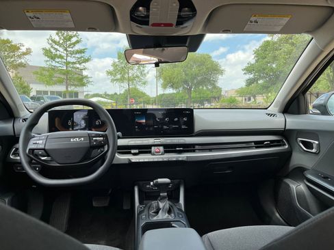 Used 2025 Kia K4 LXS FWD image 36