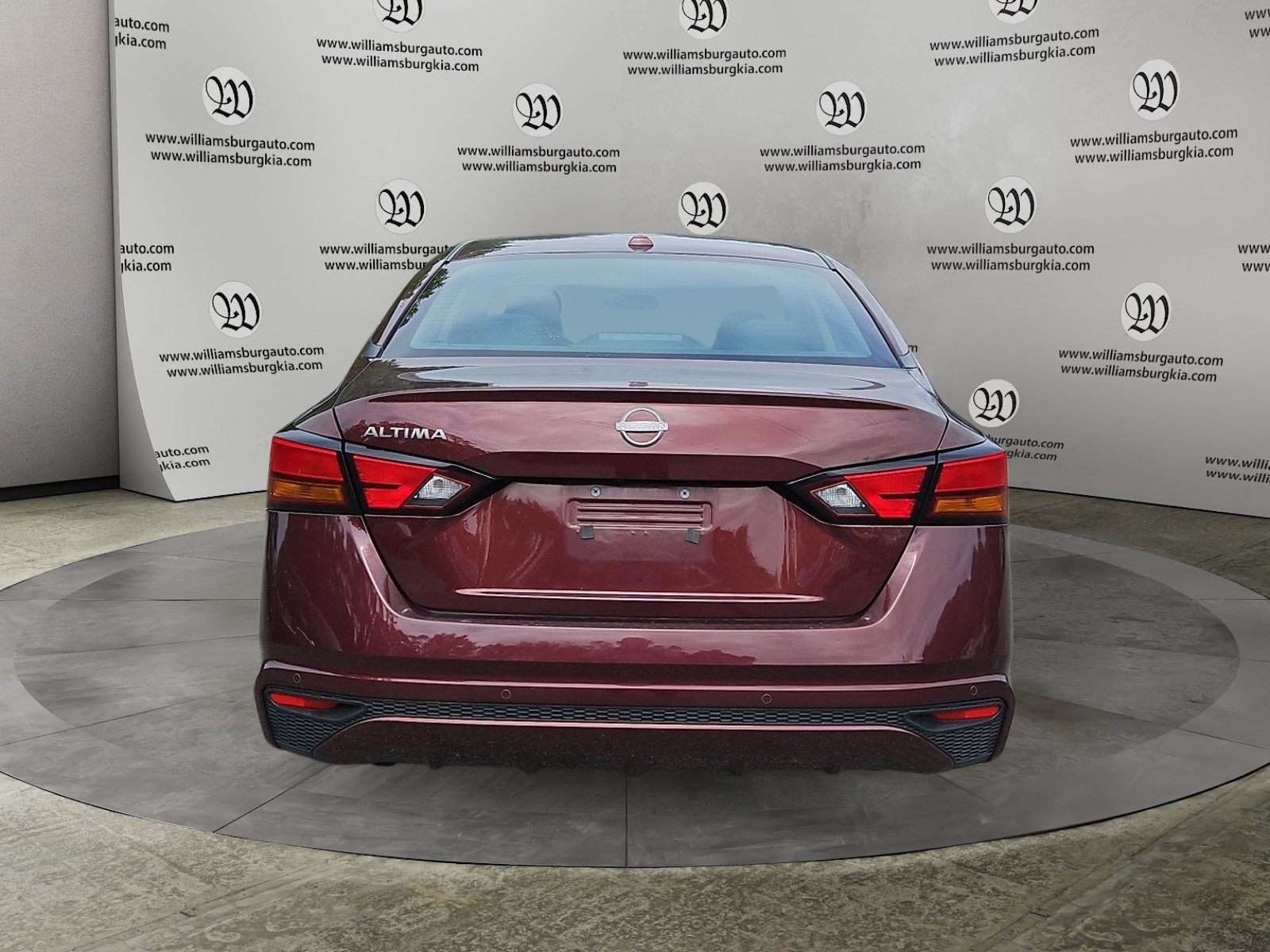 Used 2025 Nissan Altima 2.5 SV FWD image 4