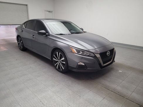 Used 2019 Nissan Altima 2.5 SR w/ SR Premium Package FWD image 13