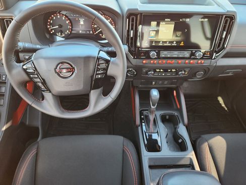 Used 2025 Nissan Frontier PRO-4X image 26