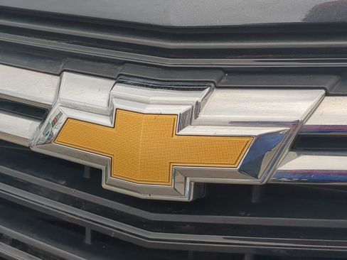 Used 2025 Chevrolet Trax RS w/ Driver Confidence Package image 32