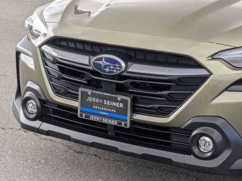 Used 2024 Subaru Outback Premium AWD/4WD image 9