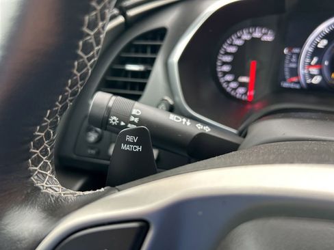 Used 2015 Chevrolet Corvette Stingray Z51 w/ 2LT Preferred Equipment Group image 21