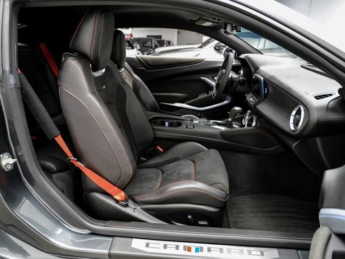 Used 2018 Chevrolet Camaro ZL1 RWD image 34