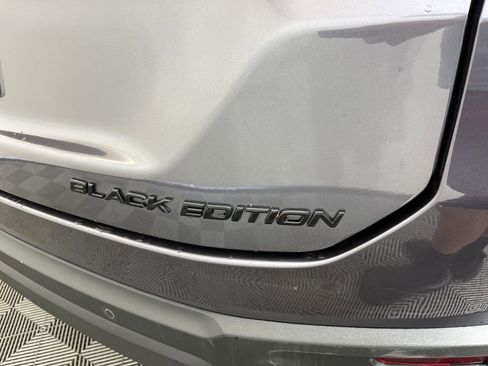 Certified 2025 Honda Pilot Black Edition image 4