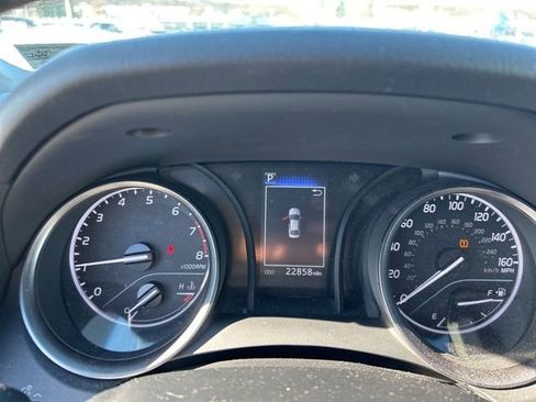 Used 2024 Toyota Camry SE image 14