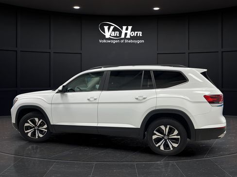 Used 2024 Volkswagen Atlas SE AWD/4WD image 4