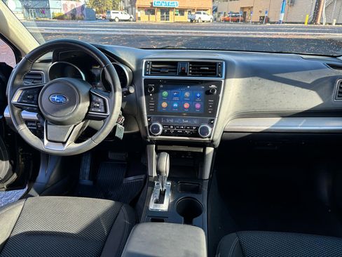 Used 2019 Subaru Outback 2.5i Premium image 12