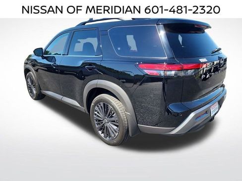 New 2026 Nissan Pathfinder SL w/ SL Premium Package AWD/4WD image 3