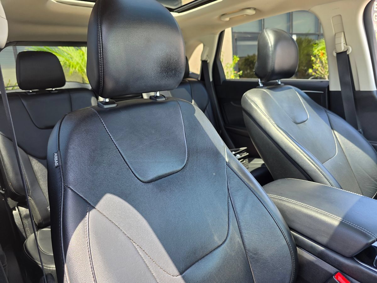 Used 2019 Ford Edge Titanium w/ Equipment Group 301A FWD image 16