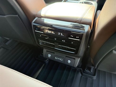 Used 2024 Acura MDX w/ Advance Package AWD/4WD image 18