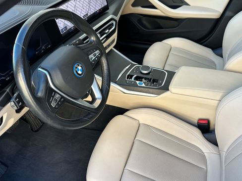 Used 2023 BMW i4 eDrive35 w/ Premium Package RWD image 9