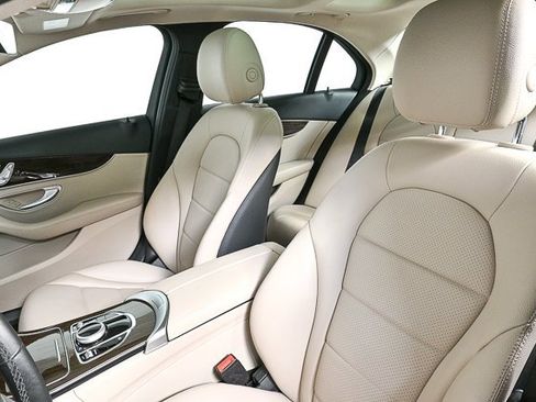Used 2019 Mercedes-Benz C 300 Sedan image 7