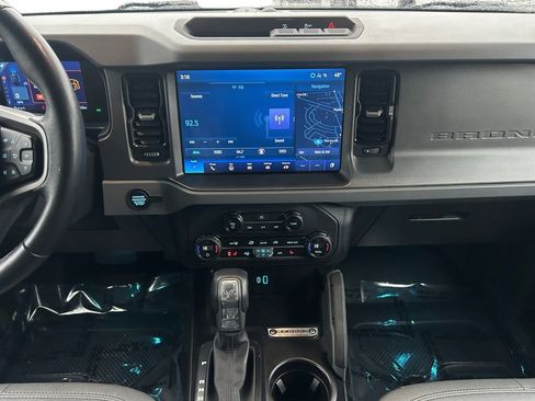 Used 2024 Ford Bronco Big Bend image 12