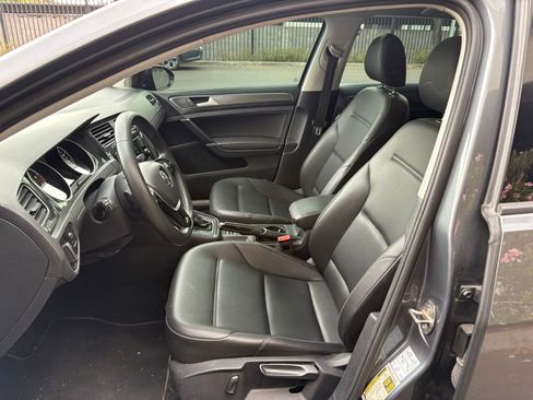 Used 2021 Volkswagen Golf 4-Door image 7