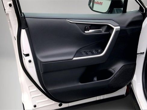 Used 2024 Toyota RAV4 XSE image 17