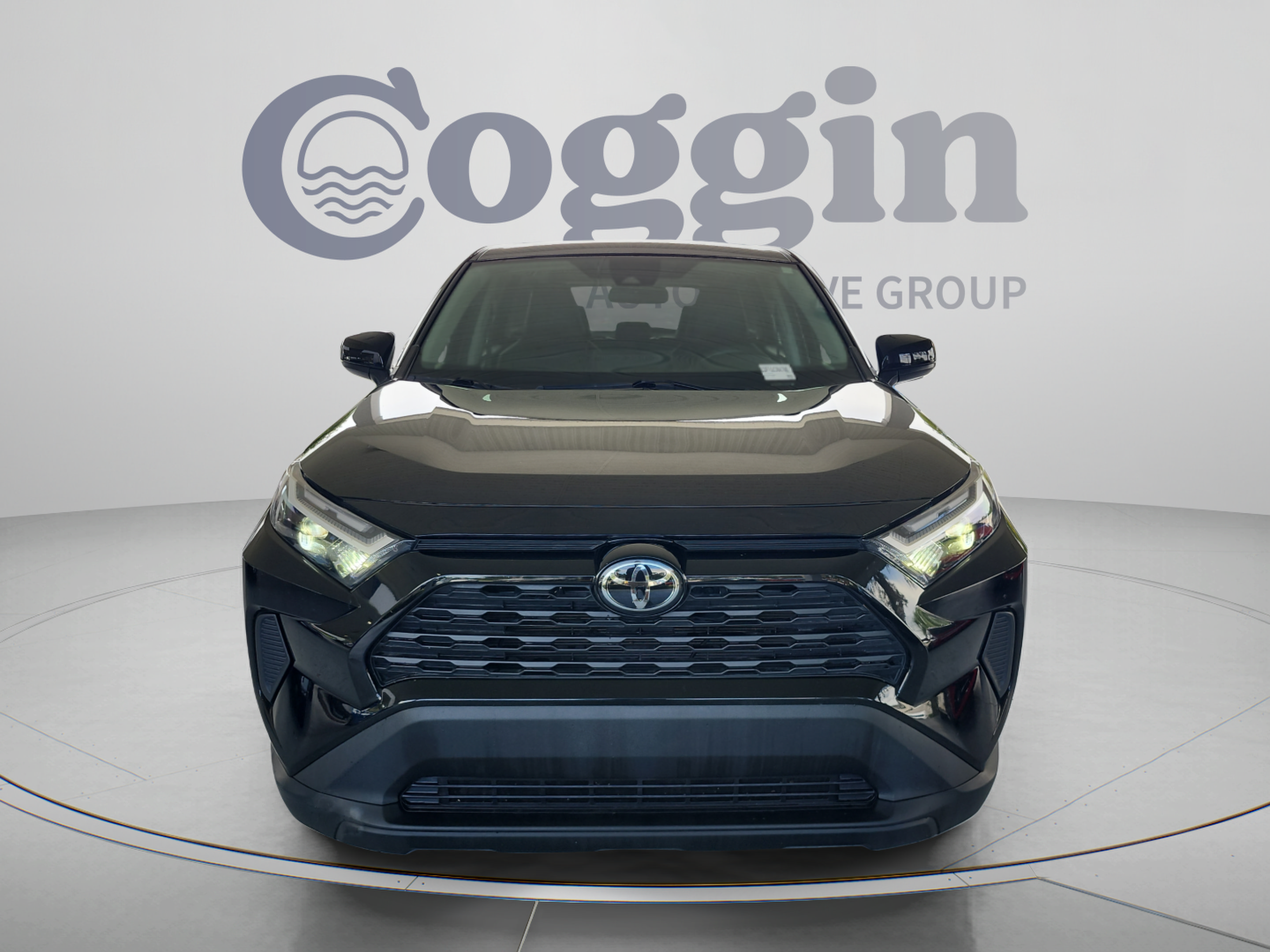 Used 2025 Toyota RAV4 LE FWD image 8