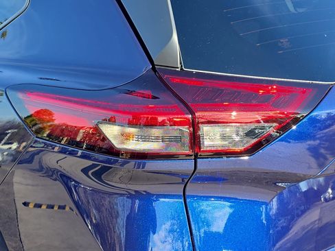 New 2026 Nissan Rogue SV w/ Cold Weather Package FWD image 31