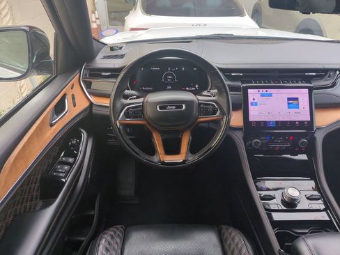 Used 2024 Jeep Grand Cherokee L Summit AWD/4WD image 20