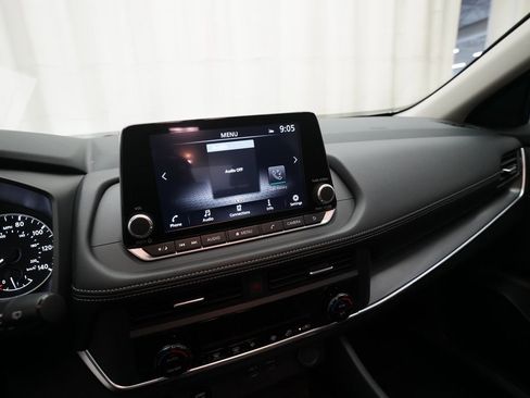 Certified 2025 Nissan Rogue SV image 6