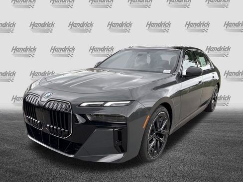 New 2026 BMW 750e xDrive AWD/4WD image 5