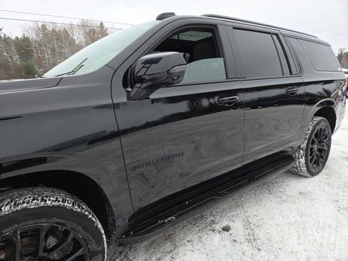 Used 2025 Chevrolet Suburban RST image 37