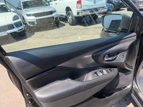 Used 2022 Nissan Murano SL AWD/4WD image 14