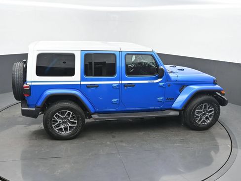 New 2026 Jeep Wrangler Unlimited Sahara AWD/4WD image 43