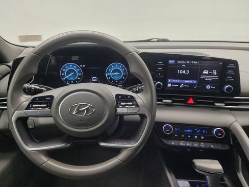 Used 2022 Hyundai Elantra SEL w/ Convenience Package image 22