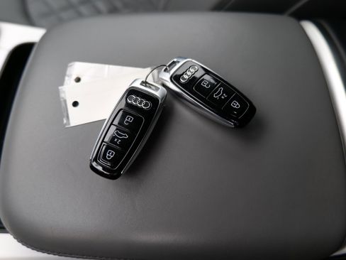 Used 2024 Audi Q7 3.0T Prestige w/ Prestige Package image 33