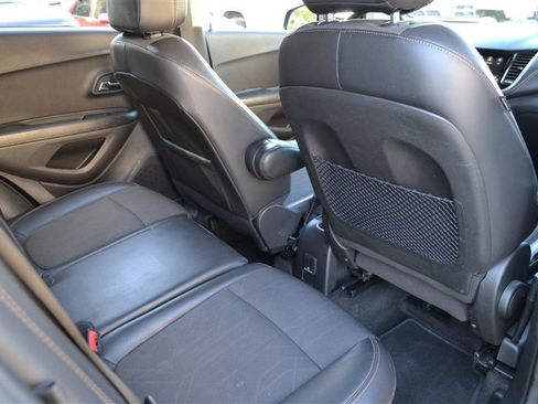 Used 2021 Chevrolet Trax LT image 27