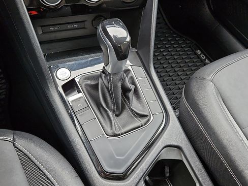 Certified 2023 Volkswagen Taos SE w/ Black Wheel Package image 14