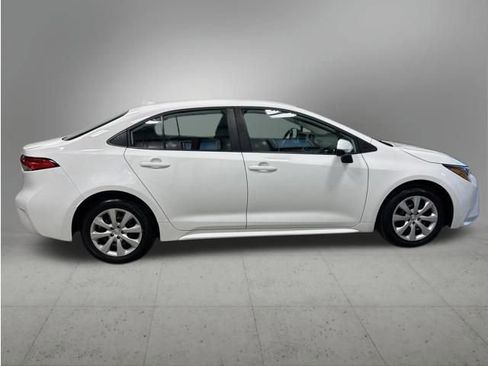 Used 2024 Toyota Corolla LE FWD image 6