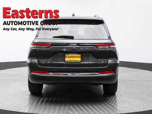 Used 2023 Jeep Grand Cherokee 4WD 4xe image 5