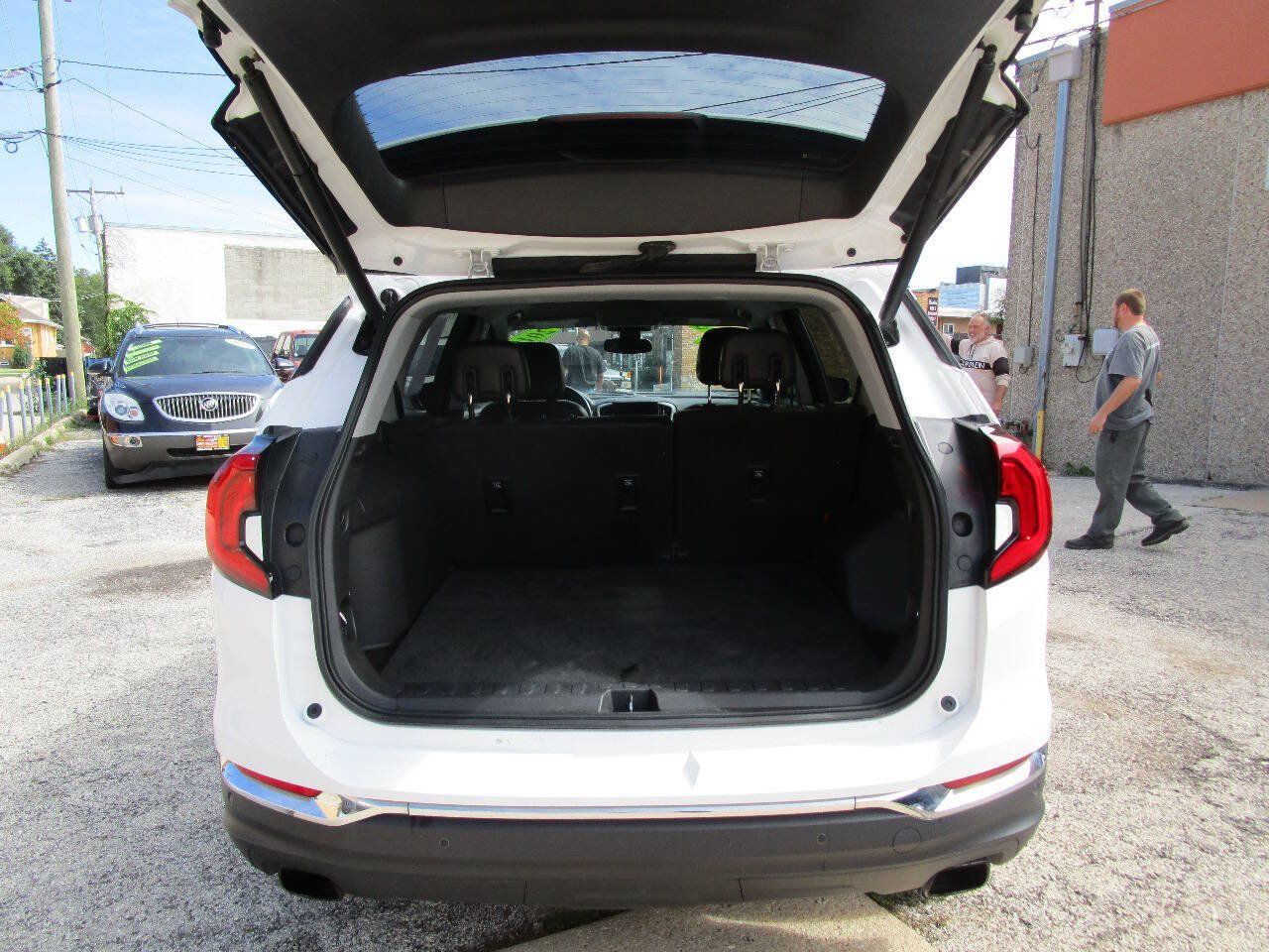 Used 2019 GMC Terrain SLT w/ Preferred Package FWD image 8