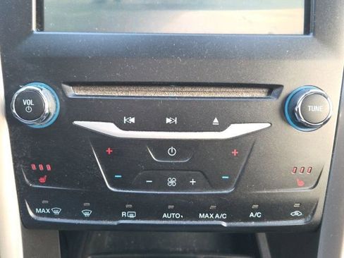 Used 2014 Ford Fusion SE w/ Equipment Group 202A image 27