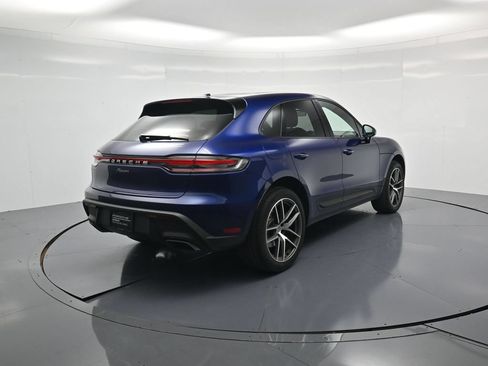 Certified 2023 Porsche Macan AWD/4WD image 37