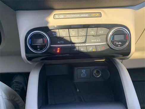 Used 2021 Ford Escape SEL w/ Technology Package image 17