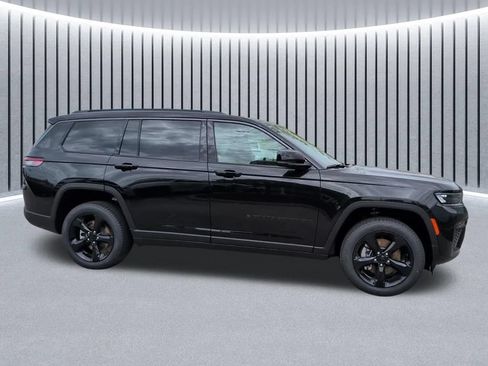 New 2026 Jeep Grand Cherokee L Limited w/ Limited Altitude Package AWD/4WD image 4