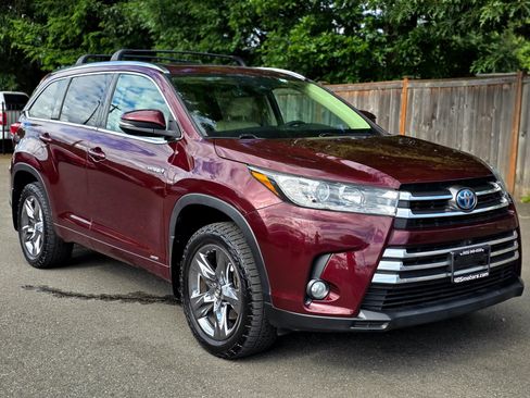 Used 2017 Toyota Highlander Limited Platinum AWD/4WD image 1