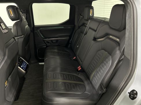 Used 2023 Rivian R1T Adventure AWD/4WD image 21