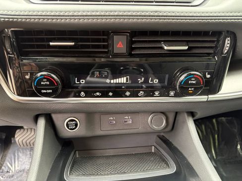 Used 2023 Nissan Rogue SV w/ SV Premium Package AWD/4WD image 28