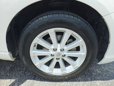 Used 2011 Toyota Venza FWD image 33