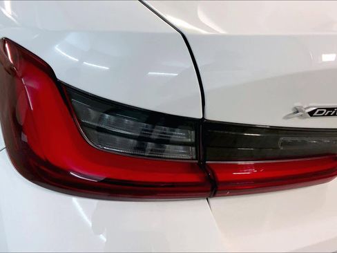 Certified 2024 BMW 330i xDrive Sedan w/ Convenience Package image 29