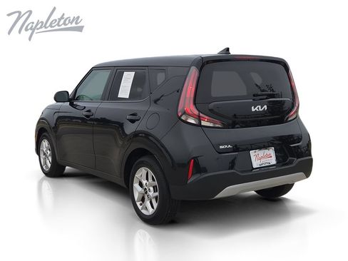 Used 2024 Kia Soul LX w/ Option Group 015 FWD image 3