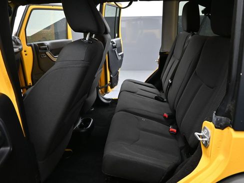 Used 2015 Jeep Wrangler Unlimited Sport image 32