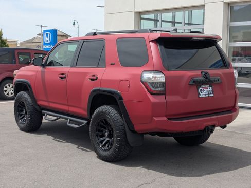 Used 2019 Toyota 4Runner SR5 Premium w/ Wilderness Package AWD/4WD image 8