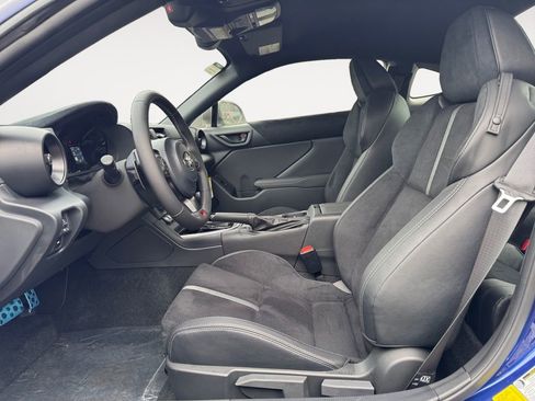 Used 2025 Toyota GR86 Premium image 9